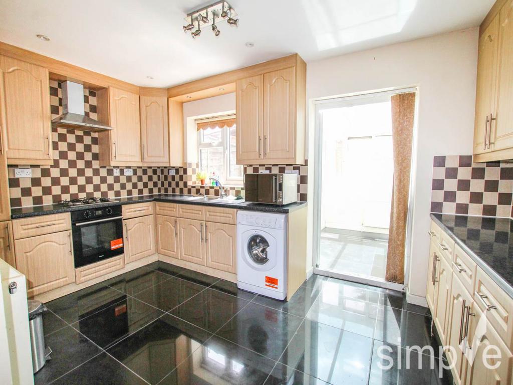 House in Middlesex - View 4