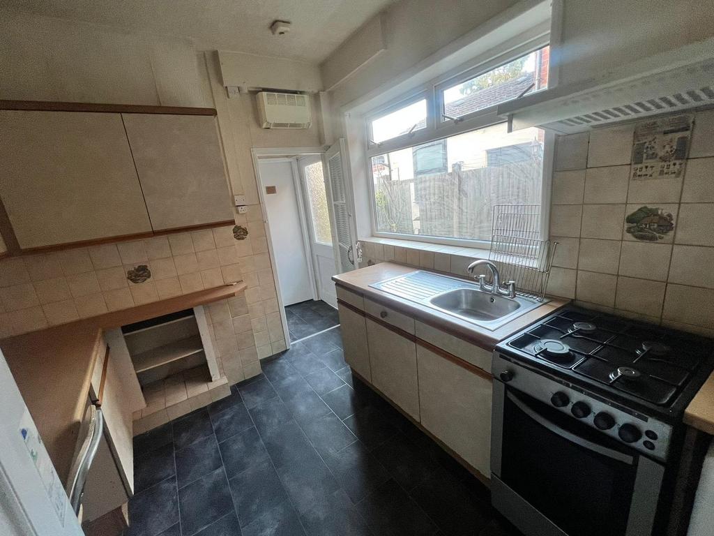House in Sandwell, West Midlands - View 3