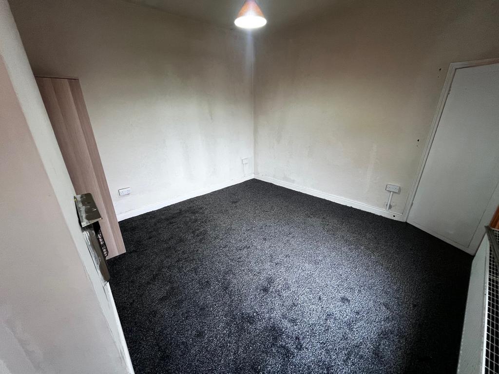 House in Sandwell, West Midlands - More