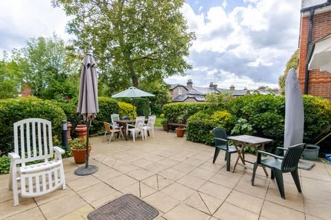 2 bedroom flat for sale, High Street, Rickmansworth WD3