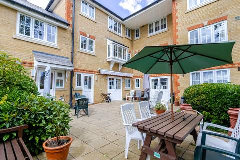 2 bedroom flat for sale, High Street, Rickmansworth WD3