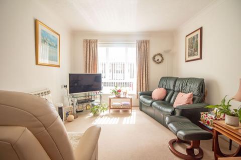 2 bedroom flat for sale, Dene Court,  Holman Close, Cowplain, PO8 8HD