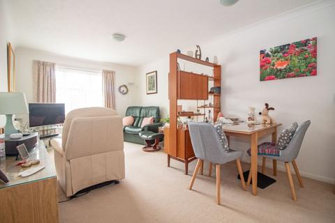 2 bedroom flat for sale, Dene Court,  Holman Close, Cowplain, PO8 8HD