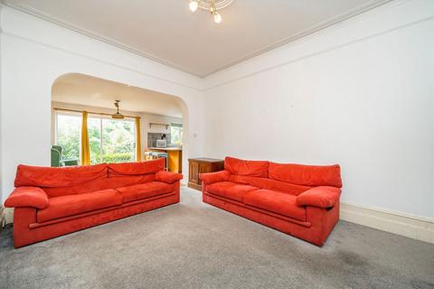 4 bedroom house for sale, Shakespeare Road, London W7