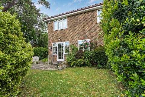 Wishford Court, Ashtead, KT21