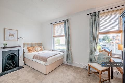 1 bedroom in a house share to rent, Eastbourne Road, Trowbridge, BA14