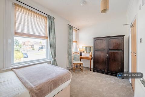 1 bedroom in a house share to rent, Eastbourne Road, Trowbridge, BA14