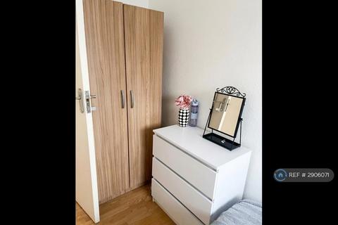 4 bedroom terraced house to rent, St Pauls Drive, London, E15
