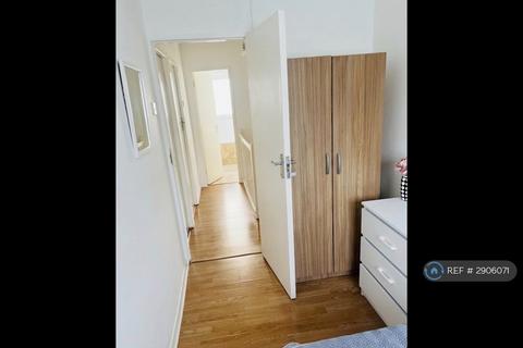 4 bedroom terraced house to rent, St Pauls Drive, London, E15