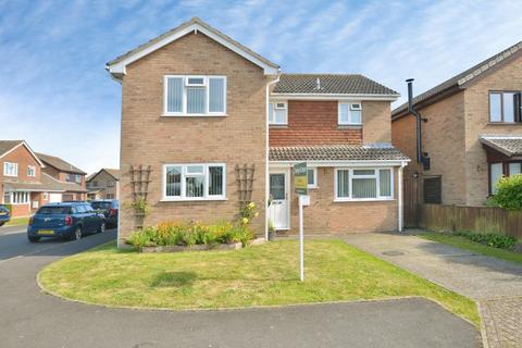 4 bedroom detached house for sale, Gloucester Mews, New Romney, Kent, TN28