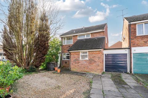 Upton Close, Hampshire GU14