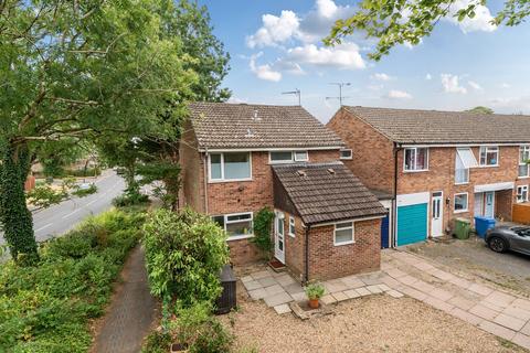 Upton Close, Hampshire GU14