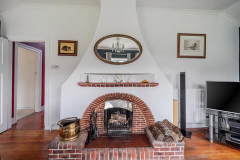 4 bedroom bungalow for sale, Moulsham Lane, Hampshire GU46