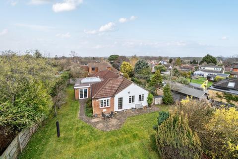4 bedroom bungalow for sale, Moulsham Lane, Hampshire GU46