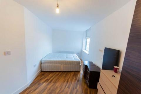 Studio to rent, 9 Cranbrook Road, Ilford, IG1