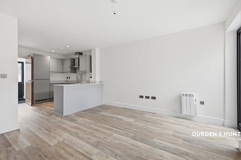 3 bedroom end of terrace house to rent, Burgess Street, London E14