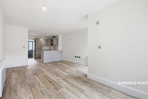 3 bedroom end of terrace house to rent, Burgess Street, London E14