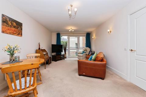 2 bedroom flat for sale, Station Avenue, Channons Hill, Bristol, Somerset, BS16