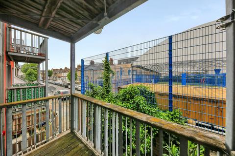 1 bedroom apartment to rent, Fifth Avenue, London, E12