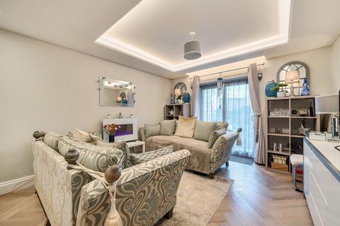 1 bedroom apartment for sale, Eastbury Avenue, Northwood, Middlesex