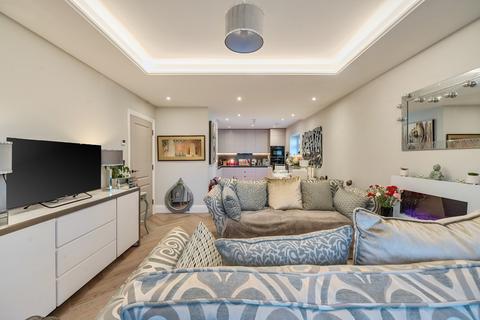 1 bedroom apartment for sale, Eastbury Avenue, Northwood, Middlesex
