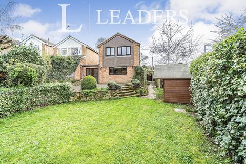 3 bedroom detached house to rent, Abberley Avenue, DY13