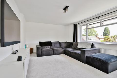 2 bedroom flat for sale, Church Road, Ferndown, Dorset, BH22