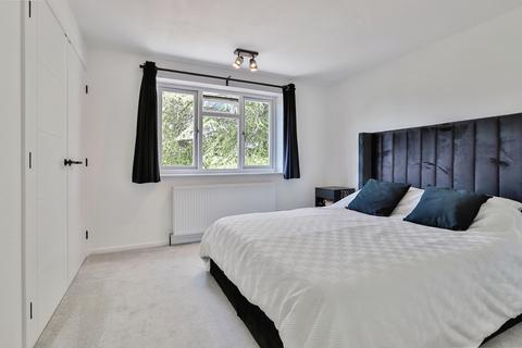 2 bedroom flat for sale, Church Road, Ferndown, Dorset, BH22