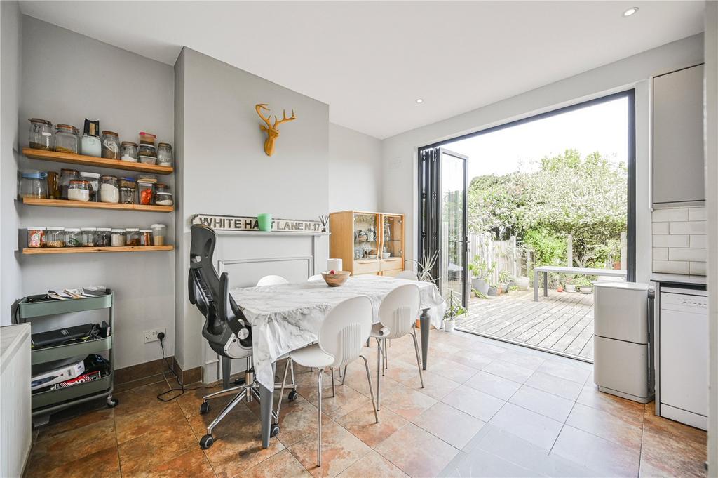 House in London, London Borough of Enfield - View 5