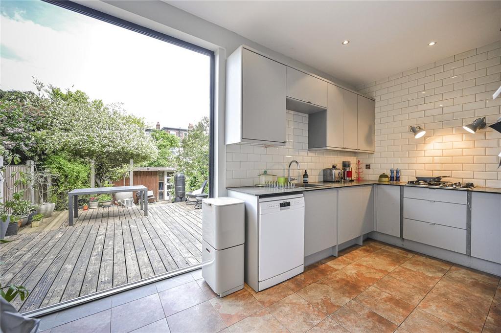 House in London, London Borough of Enfield - More