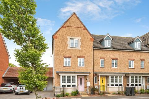 4 bedroom end of terrace house for sale, Tagalie Square, Worthing, West Sussex, BN13