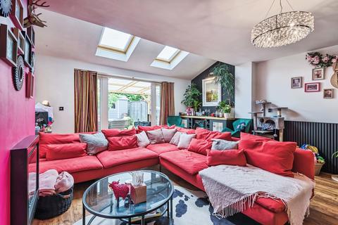 4 bedroom end of terrace house for sale, Tagalie Square, Worthing, West Sussex, BN13
