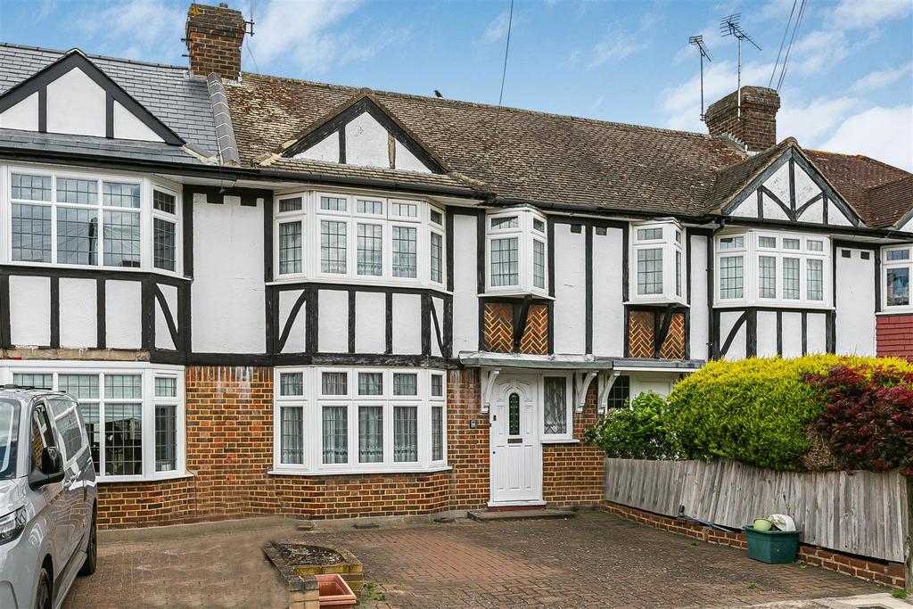 Detached house exterior, driveway