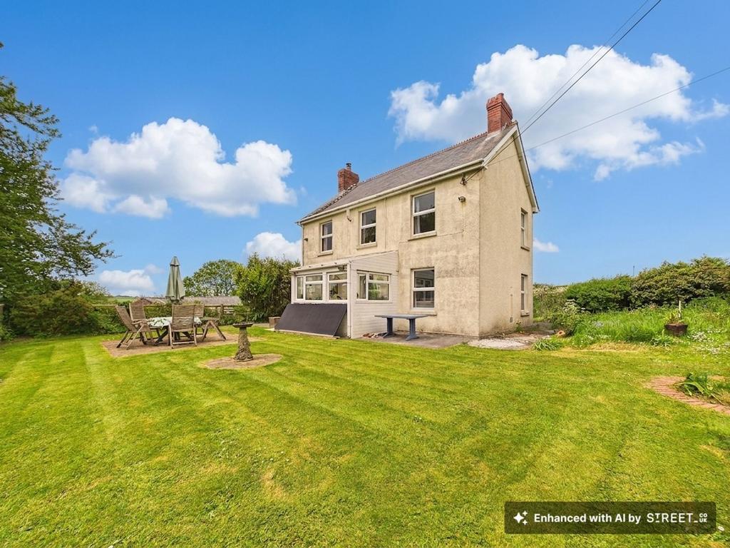 4 bedroom property with land for sale - View 2