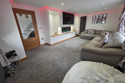 2 bedroom detached house for sale, Heol Cleddau, Waunarlwydd, Swansea, City And County of Swansea.