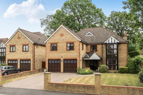 5 bedroom detached house for sale, Davenham Avenue, Northwood, Middlesex