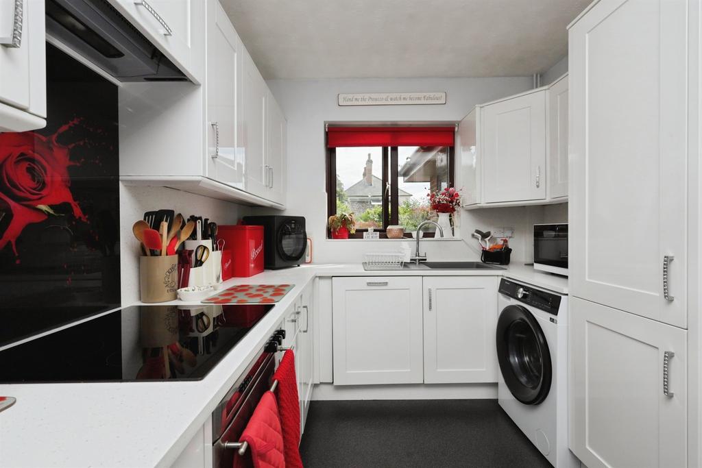 House in Wealden, Hailsham - View 4