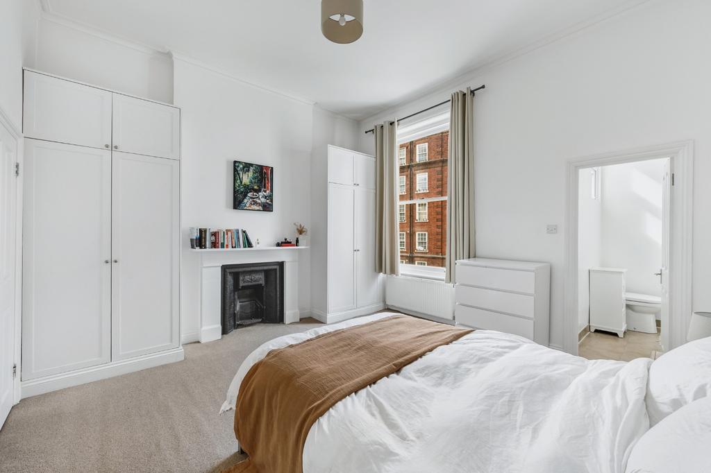 Bedroom, fireplace