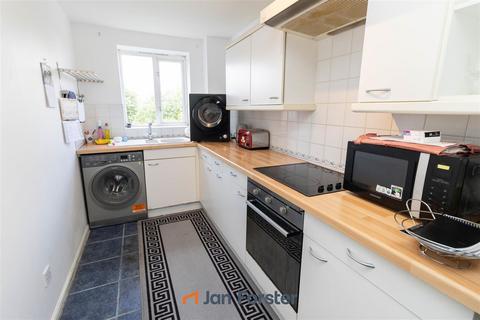2 bedroom flat for sale, Sandringham Court, Sheriffs Close, Felling, Gateshead