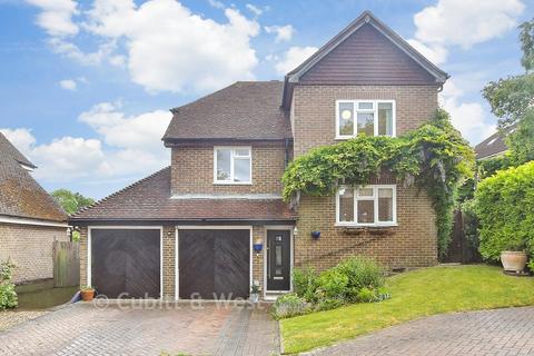 4 bedroom detached house for sale, Kings Copse, East Grinstead, West Sussex