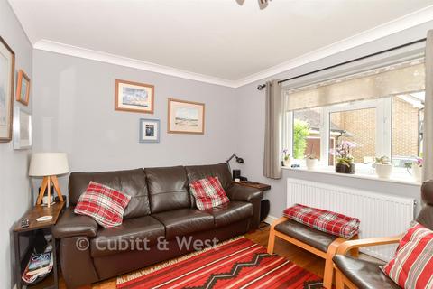 4 bedroom detached house for sale, Kings Copse, East Grinstead RH19