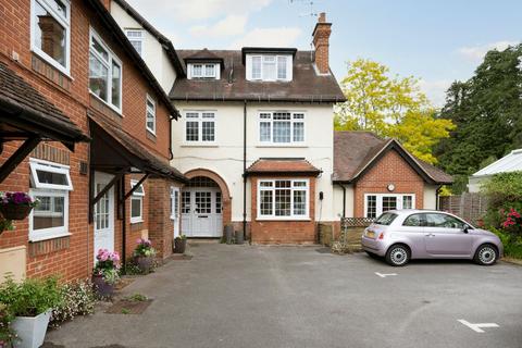 1 bedroom retirement property for sale, Mayfield Road, Weybridge, KT13