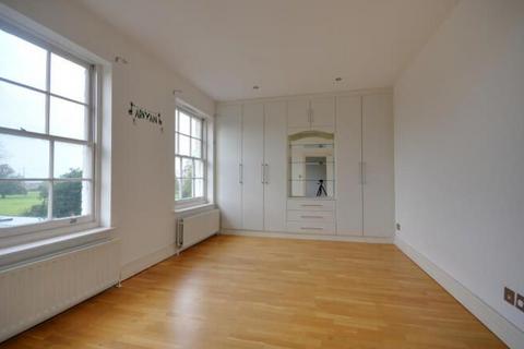 undefined, Harlington Road, Uxbridge, UB8