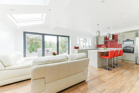undefined, Roundwood View, Banstead