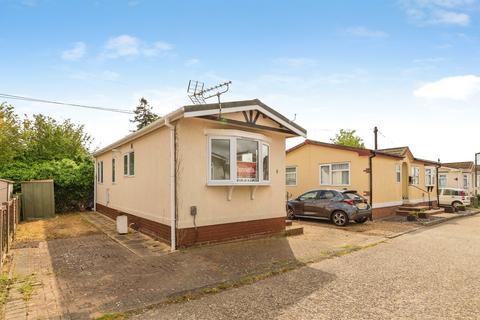 2 bedroom park home for sale, Hillcrest Park, Letchworth Garden City