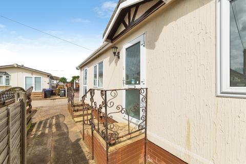 2 bedroom park home for sale, Hillcrest Park, Letchworth Garden City