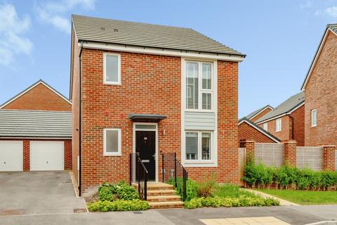 3 bedroom detached house for sale, Payne Way, Copthorne, Crawley