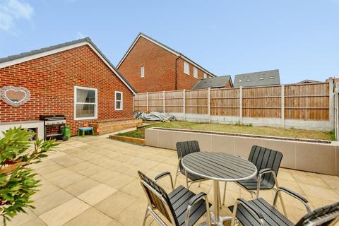 3 bedroom detached house for sale, Payne Way, Copthorne, Crawley