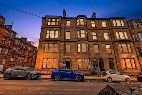 4 bedroom flat to rent, Kersland Street, Hillhead, Glasgow, G12