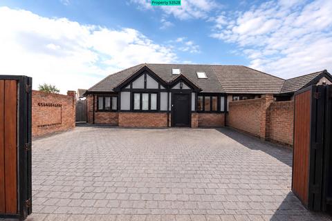 5 bedroom bungalow for sale, Blackfen Road, Sidcup, DA15